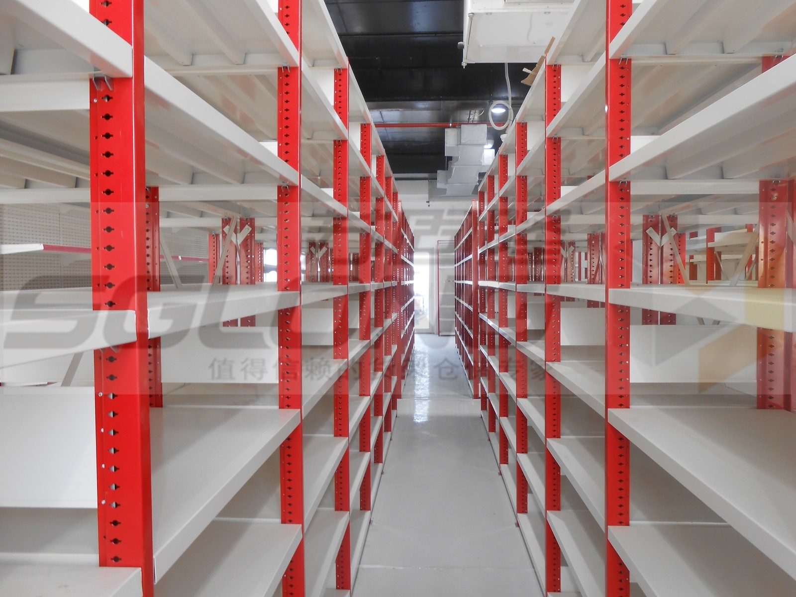 Large Scale Grocery Display Rack Double Sided Elegant Smooth Surface